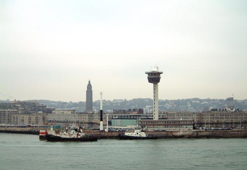Le Havre - [Tower of the Saint-Joseph Church, behind]